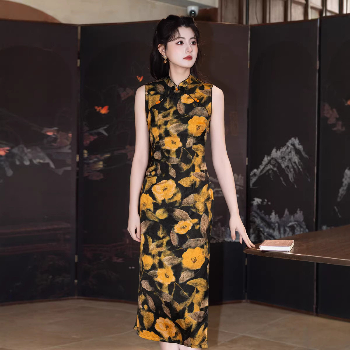 2026新款复古印花无袖旗袍女长款黑金花卉改良国风气质修身连衣裙