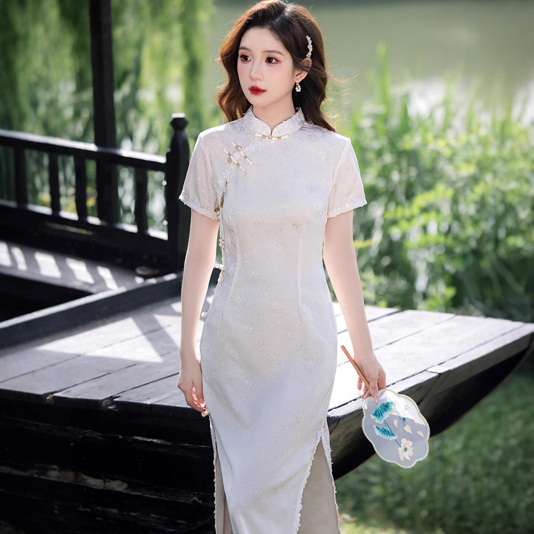 素雅旗袍2025年新款夏季白色年轻款新中式复古国风气质修身连衣裙