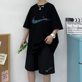 黑色