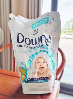 越南当妮奶香柔顺剂downy衣物护理液婴儿清香柔软留香大袋装2.5L