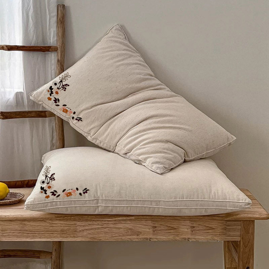 【雅趣】定制 棉麻绣花护颈枕头 礼盒包装 家用不塌陷不变形