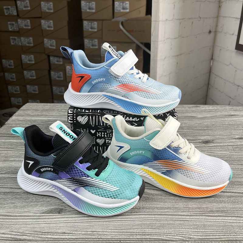 撤柜透气运动儿童单网跑步鞋