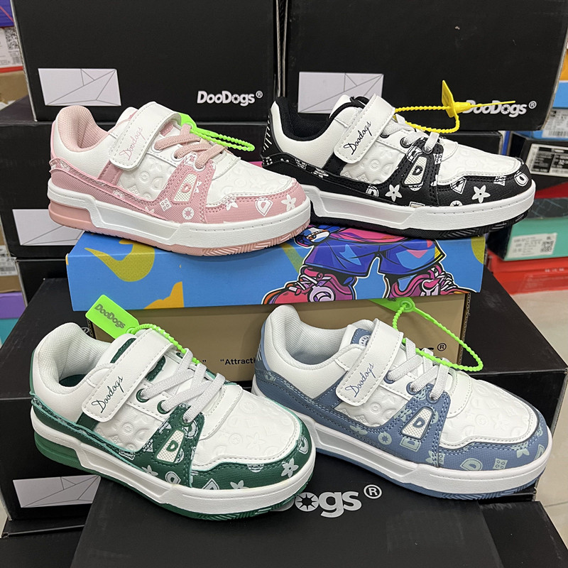 撤柜春秋儿童防泼水运动板鞋