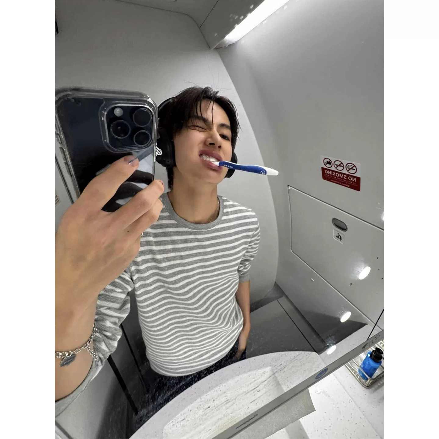 严成玹同款灰色华夫格条纹长袖T恤男秋季穿搭慵懒亲肤内搭打底衫