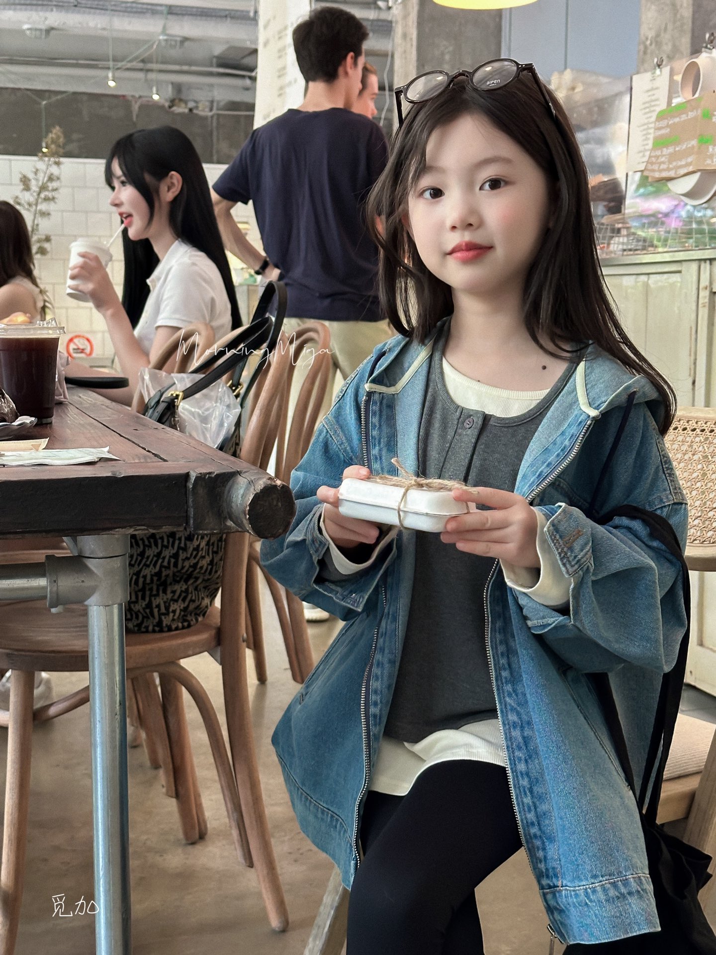 韩国品牌童装2024秋新款女童复古港风学院风水洗连帽牛仔拉链外套