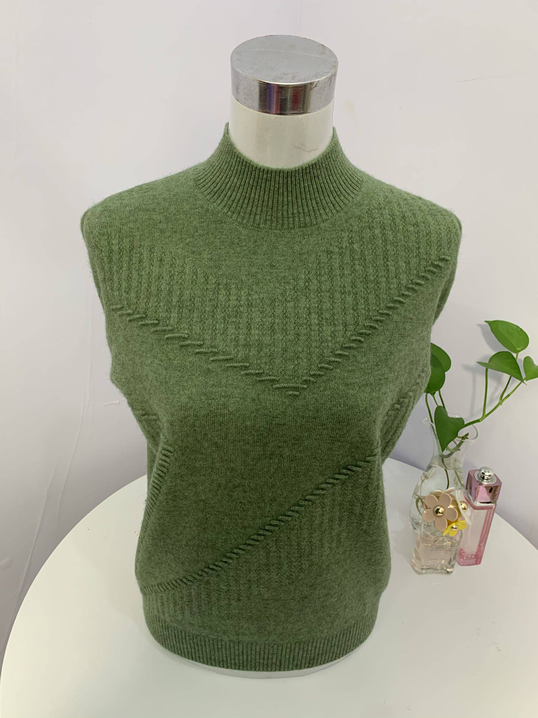 高品质中老年牦牛绒羊毛衫女加大码胖妈妈装洋气加厚保暖高档毛衣