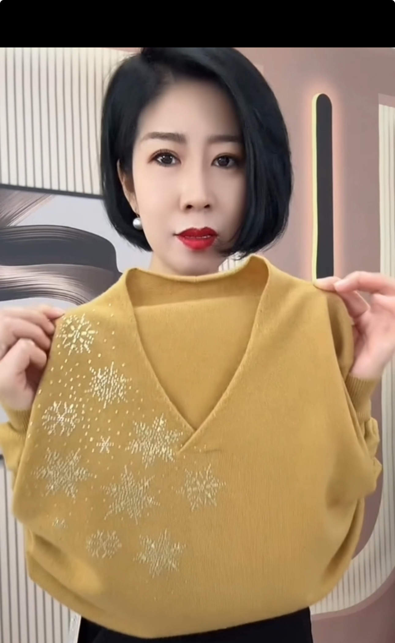 40岁年轻妈妈秋冬装100%纯羊毛衫中老年V领毛衣女宽松大码打底衫