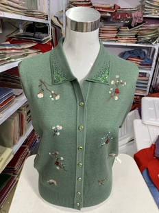 奶奶秋装带钻毛衣外套胖太太中老年衣服妈妈春秋针织开衫老人穿的