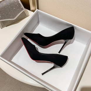 绒面高跟鞋尖头法式单鞋黑色红底高跟鞋2026年新款气质百搭礼仪鞋