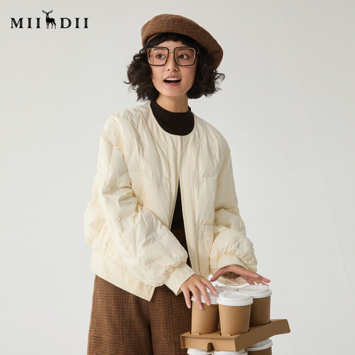 谜底白色羽绒服女简约圆领短款鸭绒244MY1535