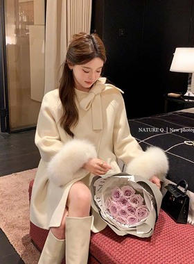 蝴蝶结杨小卷富家千金白色毛呢外套女冬狐狸新款高级双面斗篷大衣