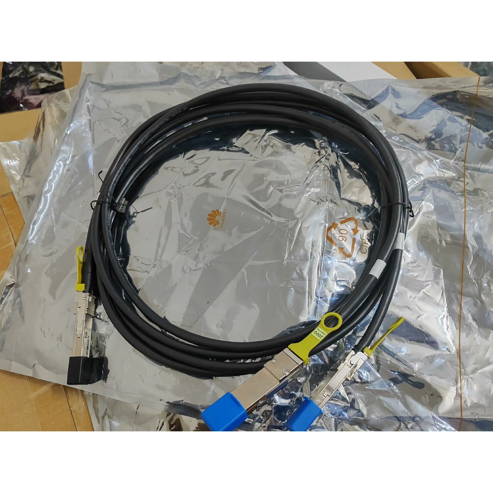 【议价产品】华为04053032 400G QSFP-DD TO2QSF询价