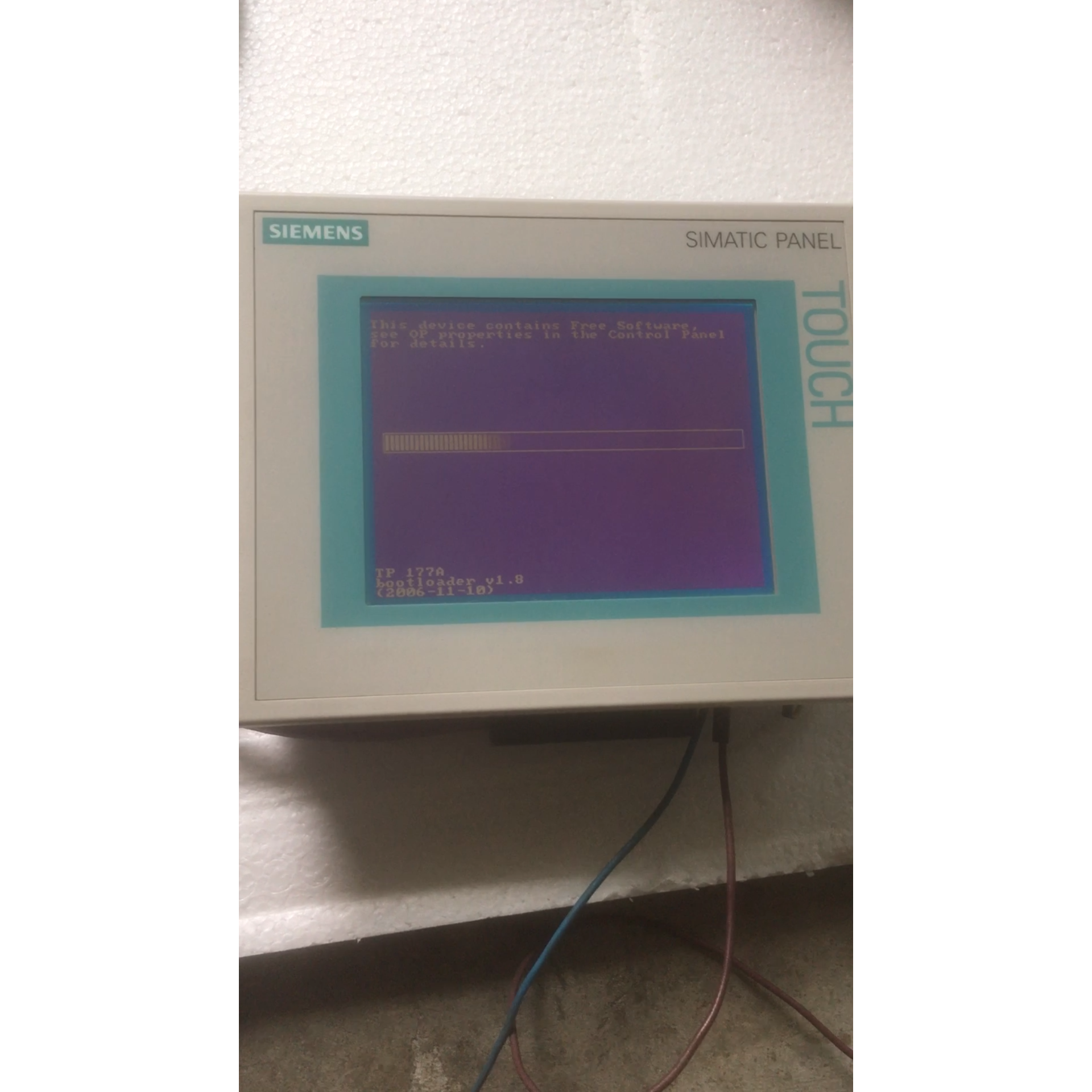【议价产品】西门子TP177A触摸屏,见图实物,成色漂亮询价