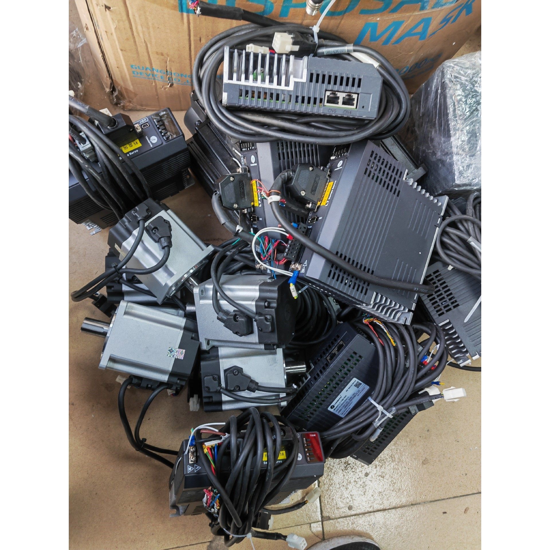 【议价产品】雷塞750W伺服电机,驱动L7-750-DK…电机ACM2-询价