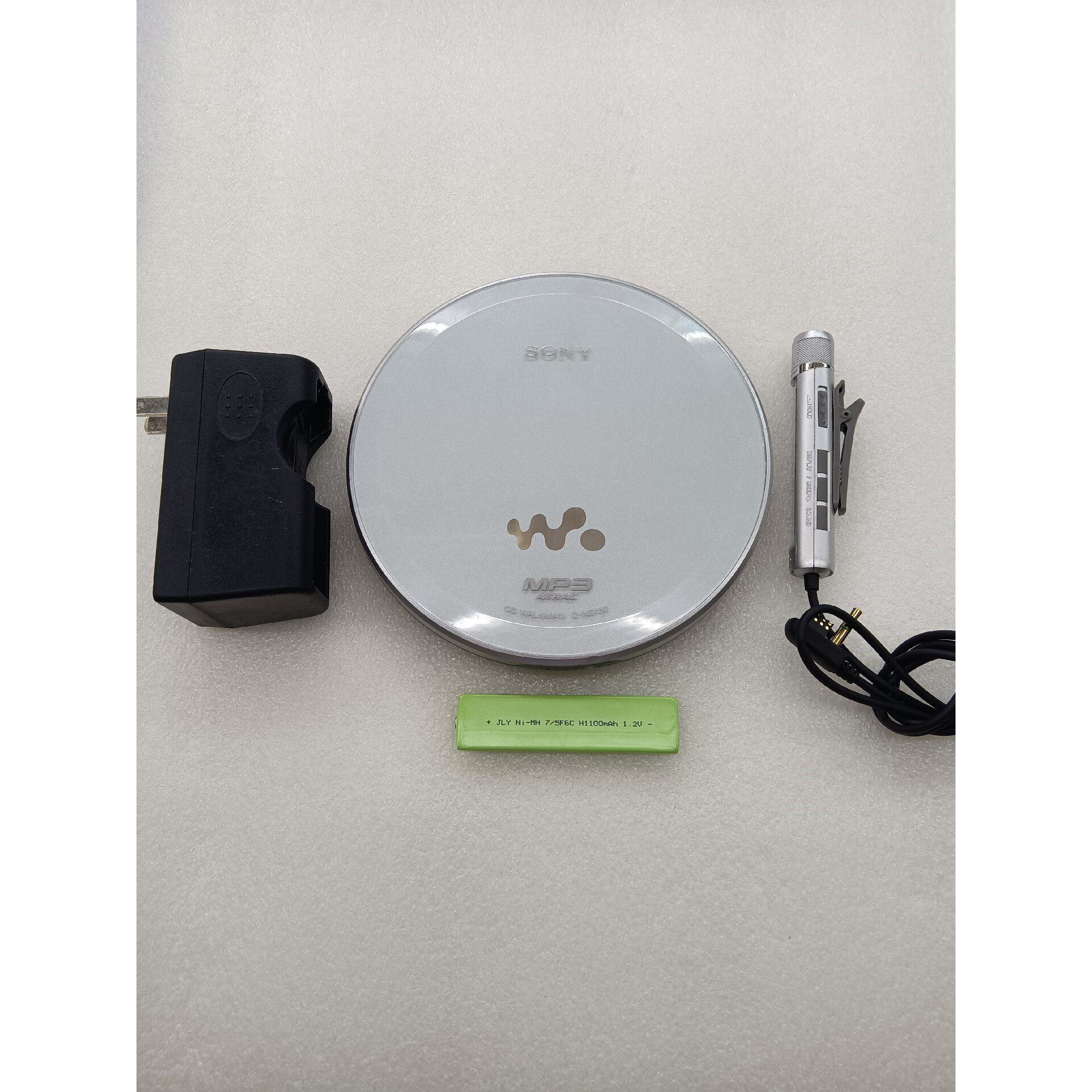 【议价产品】D-NE730 CD随身听,支持MP3播放,光头兼用性强询价