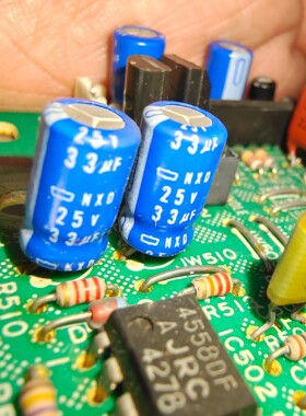 【议价产品】日本进口化工NXD蓝色妖姬电容25v33uf 化工发烧电容,