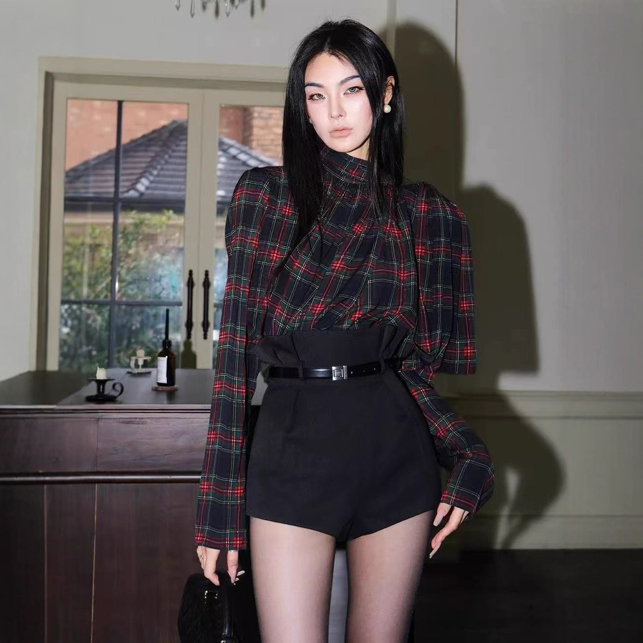 设计感小众垫肩格子飘带长袖衬衫女春夏2026新款冰丝纱上衣短裤女