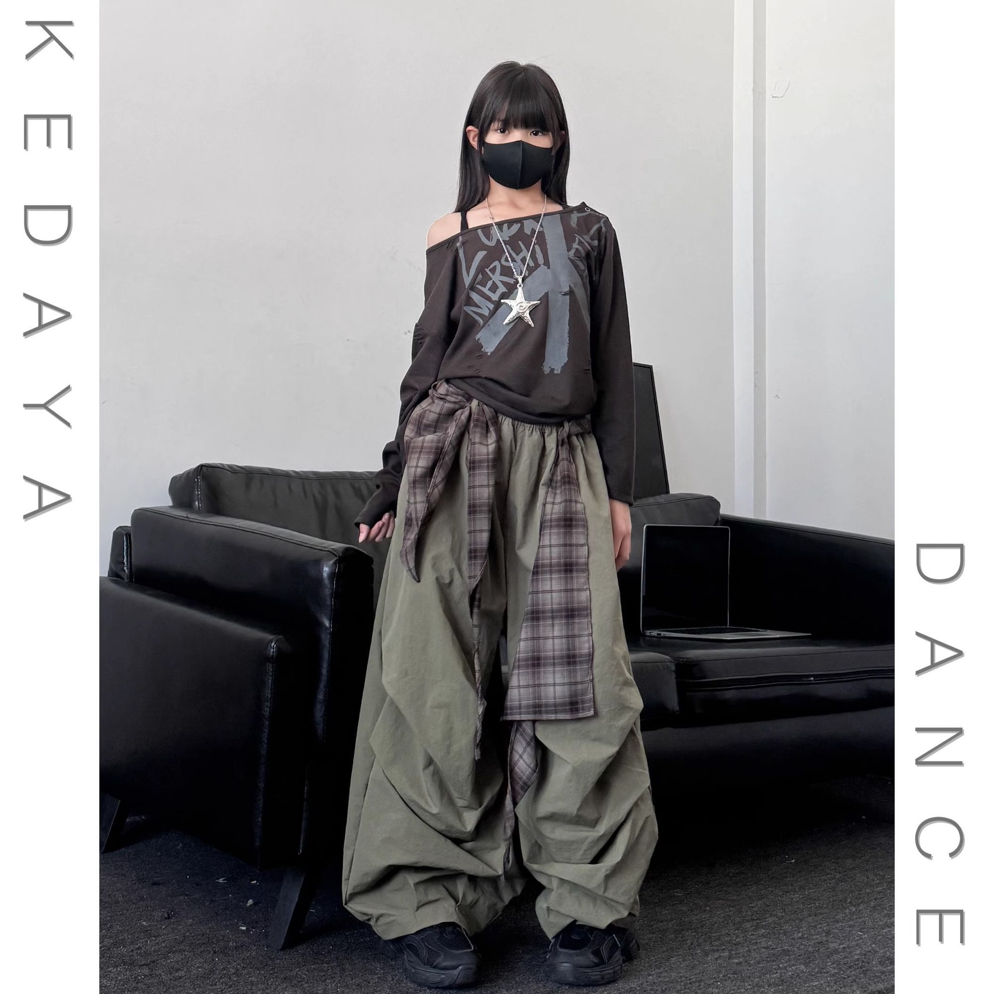 秋季新款童装潮酷女童斜肩长袖T格子腰封伞兵裤舞蹈演出服套装