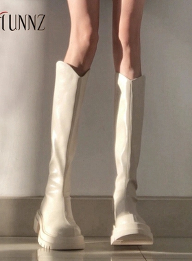 hunnz厚底高筒靴女2025新款V口显腿长奶白色设计感长靴DL2075