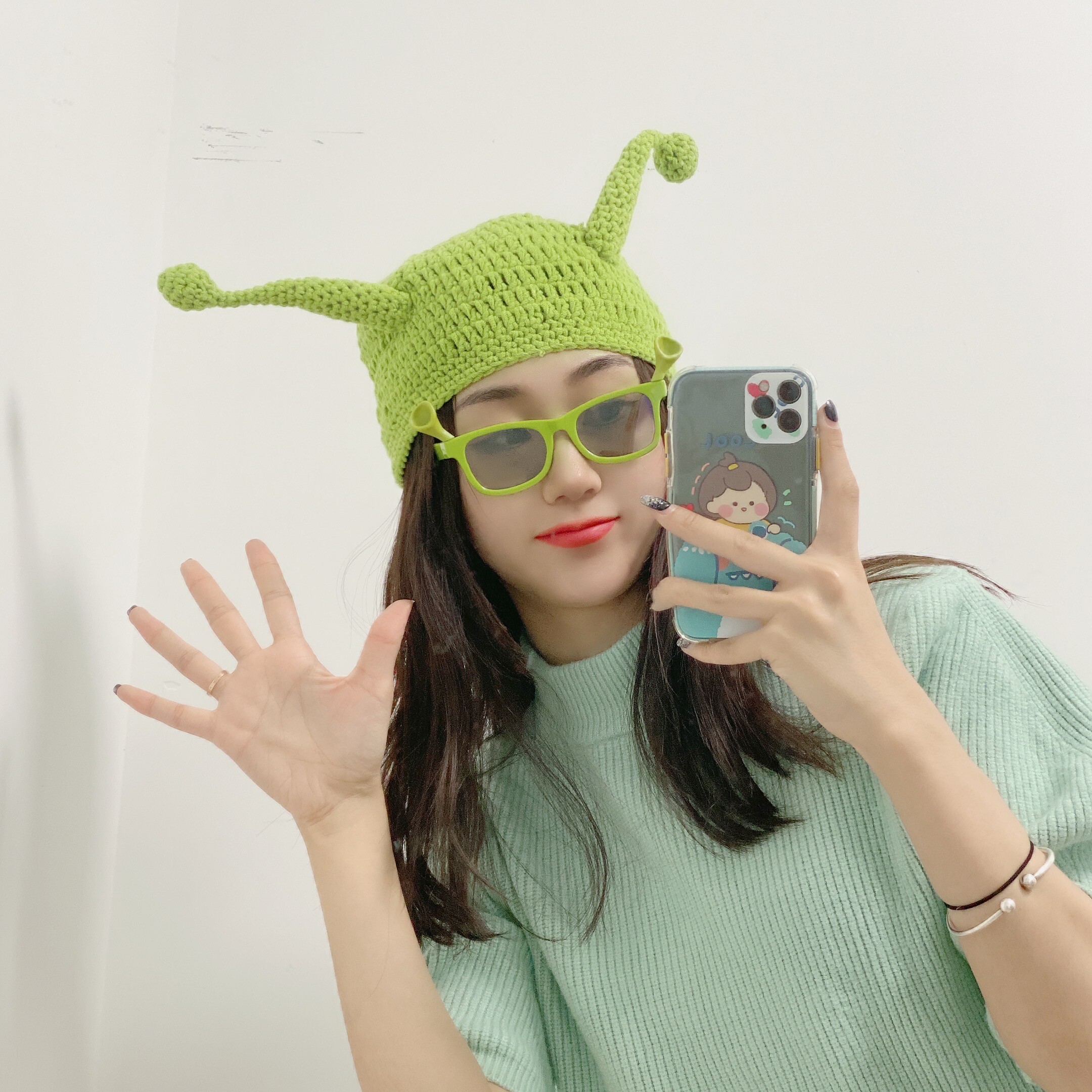 网红显白绿色触角毛线编织帽子