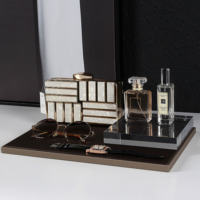 主卧衣柜梳妆台太阳镜手表托盘