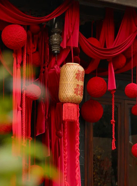 2026新年春节氛围红色绒布球串挂件店铺门口拍照打卡场景布置装饰