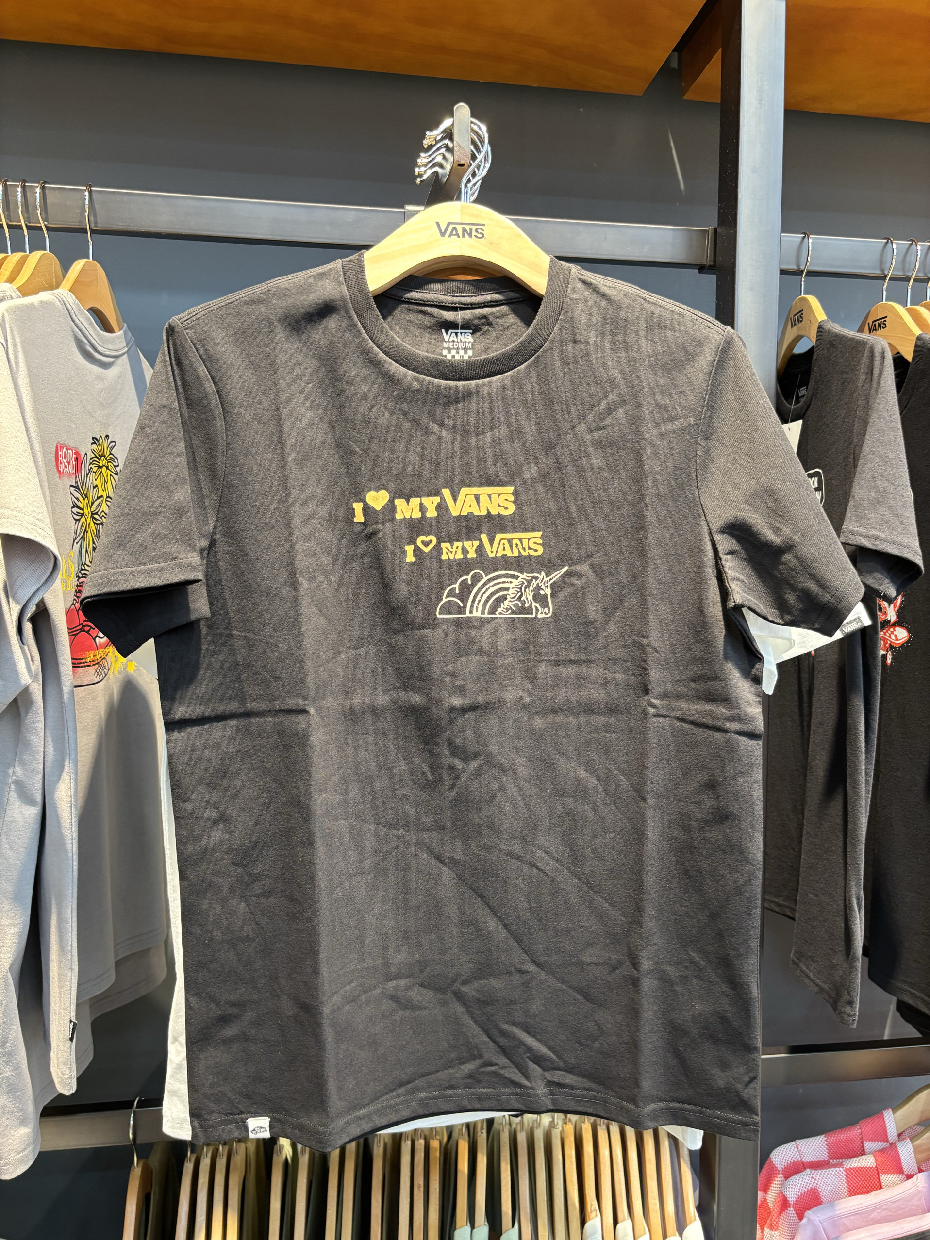 vans范斯 女子24年新品独角兽字母印花短袖t恤 vn000j07blk