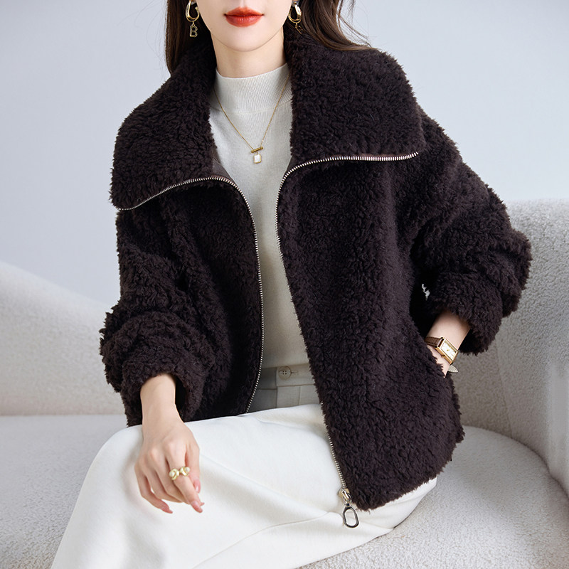 卡若维娅羊剪绒大衣女2025冬季新款海宁皮草外套女短款羊羔毛上衣,女装/女士精品,皮草,淘宝优惠券,粉丝福利购,淘宝优惠卷