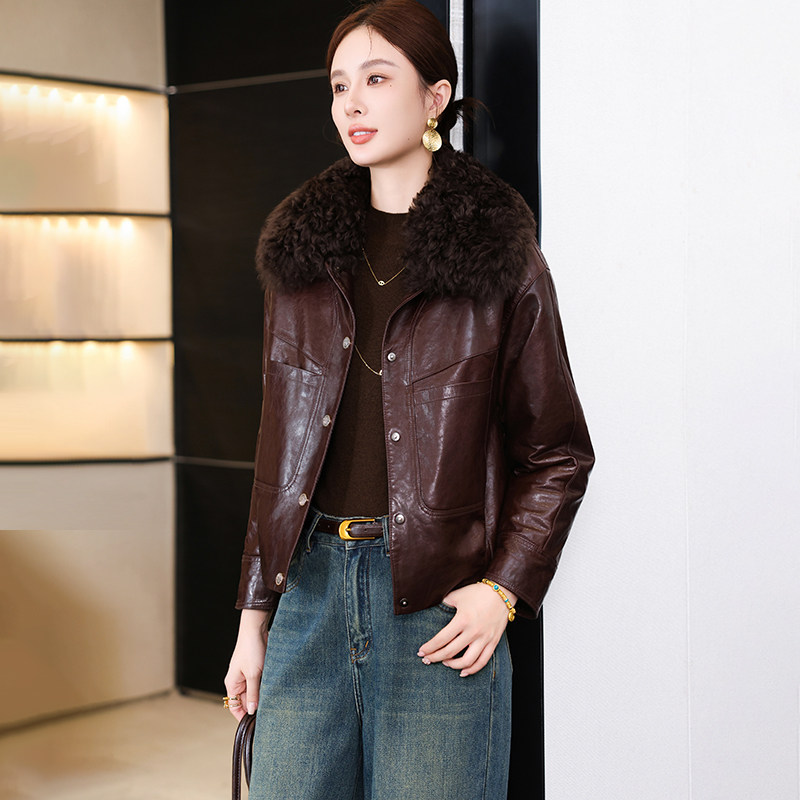 卡若维娅真皮鹅绒羽绒服女短款羊羔毛领海宁绵羊皮夹克外套2025冬