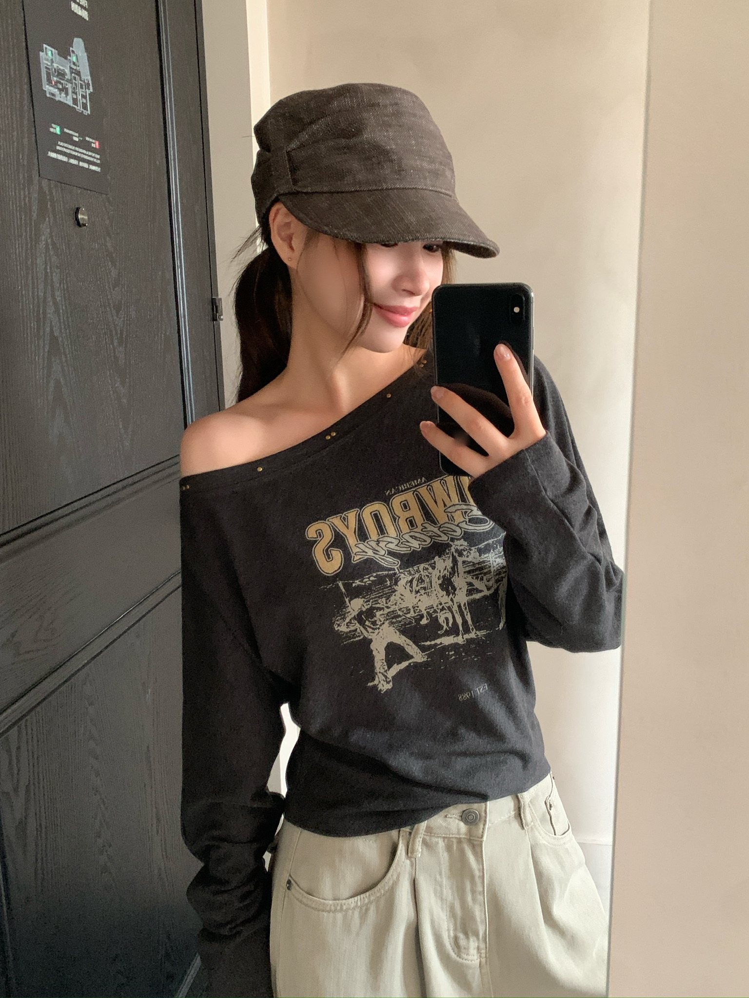 2026秋季新款韩版小众百搭减龄显白好看斜肩美式印花长袖女T恤ins