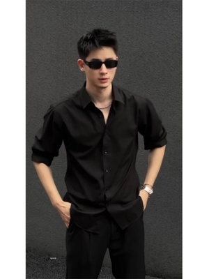 高级感痞帅男士中袖衬衫潮牌那不勒斯黑色衬衣垂坠感内搭打底上衣