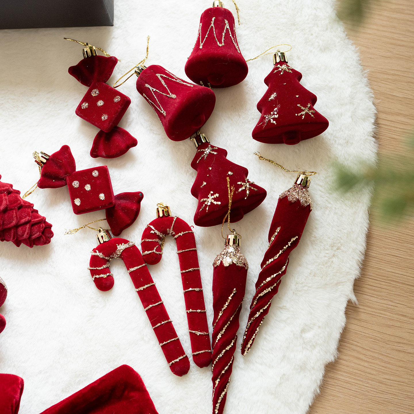 Hromeo圣诞红色植绒装饰挂件