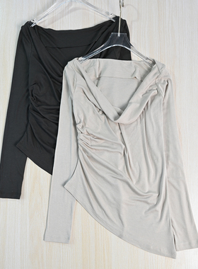 思琪女装262/5 设计感不对称抽皱收腰低领软糯修身长袖针织T恤