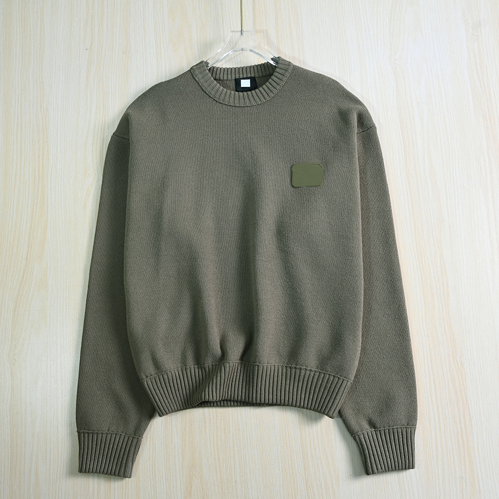 圆领宽松落肩长袖针织毛衣