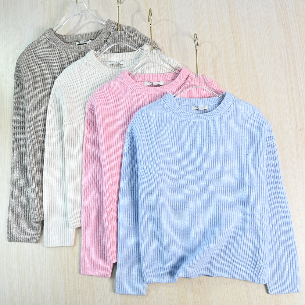 简约厚实粗针圆领长袖针织毛衣