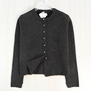 软糯拉绒圆领系扣修身 休闲短款 长袖 思琪女装 针织开衫 2512