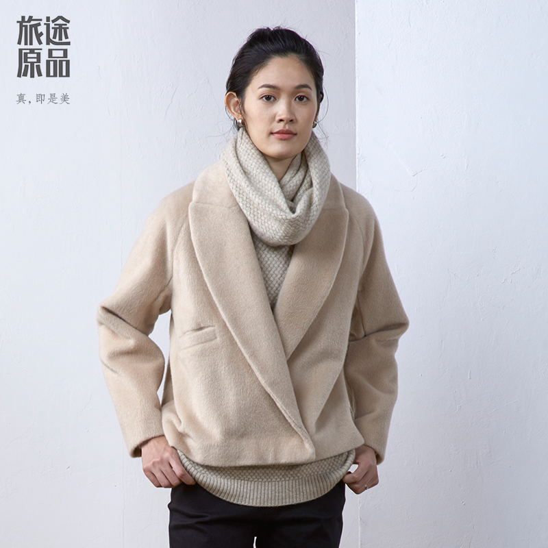 旅途原品大翻领短款毛呢外套