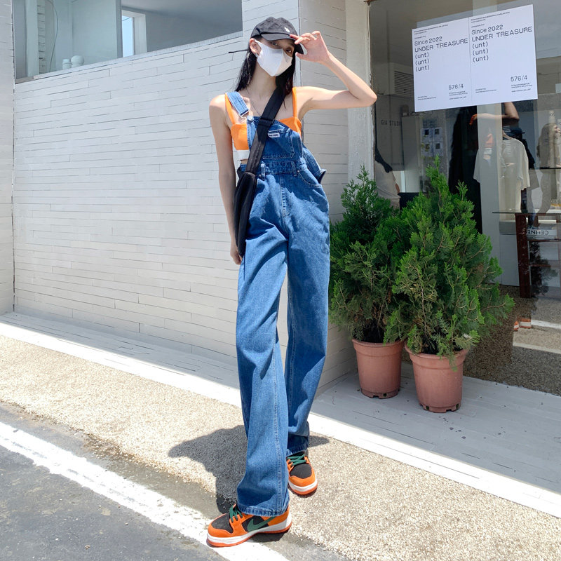 蓝色牛仔背带裤女秋季薄款20x24时尚新款宽松直筒连体拖地阔腿长