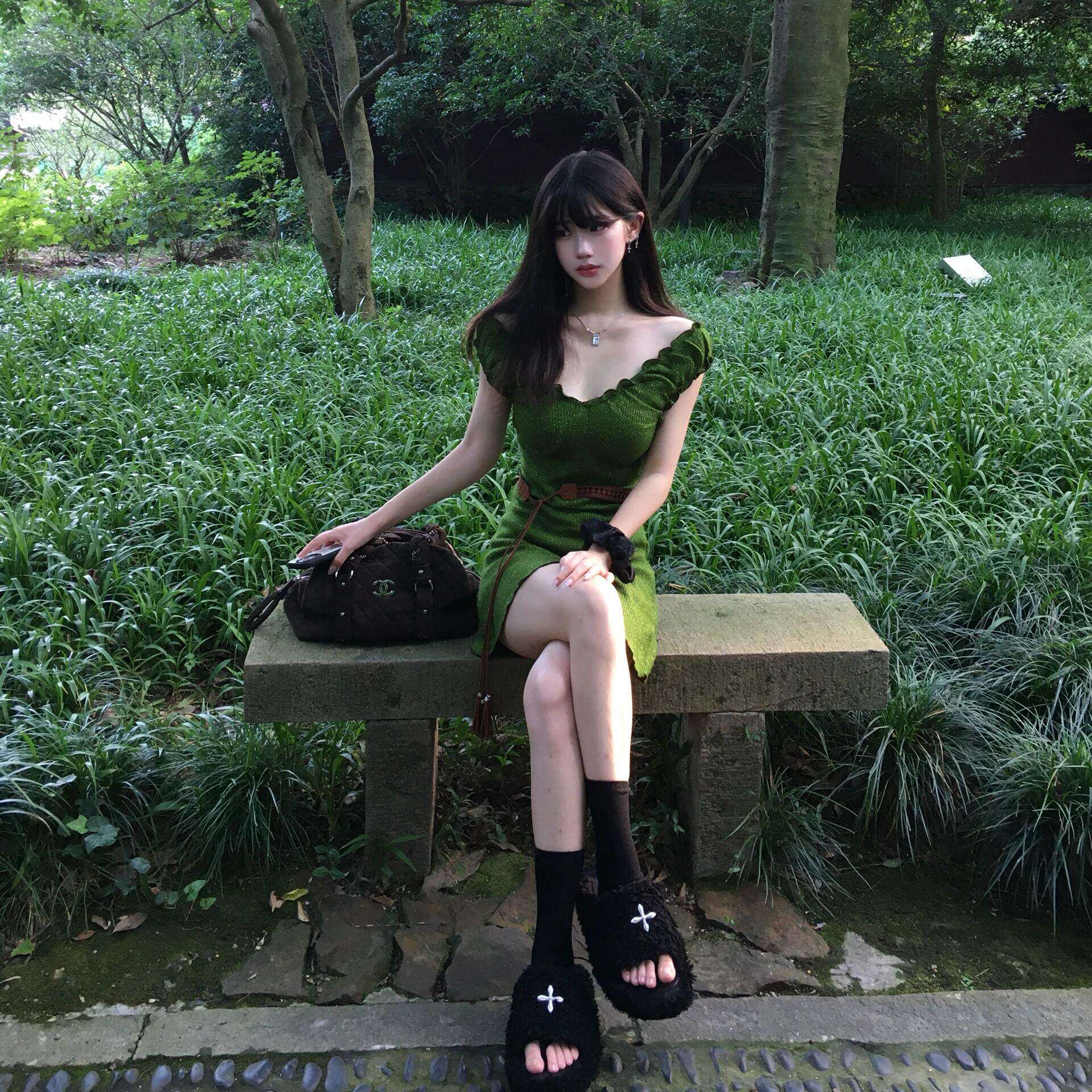 Moonpai/法式收腰度假绿色彩线裙V领一字领两穿连衣裙复古短裙子