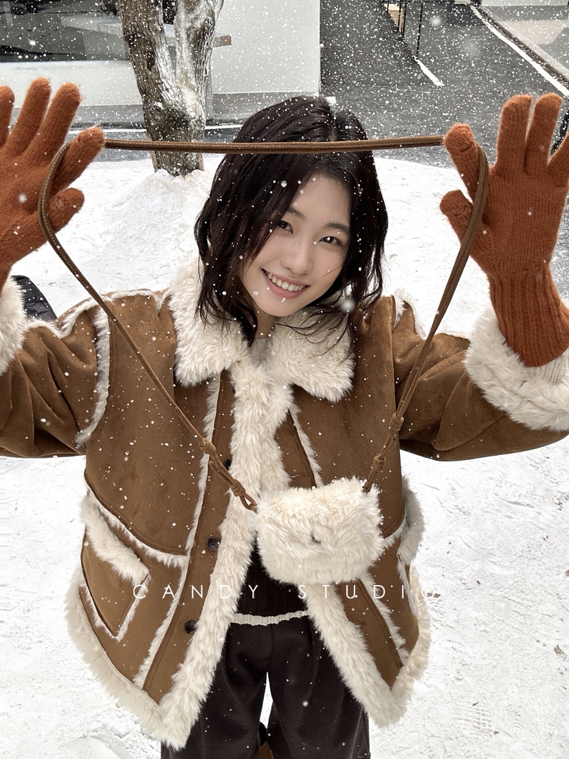 冬上新【CANDY糖果】翻领加绒宽松休闲百搭短外套女（配包包) ）