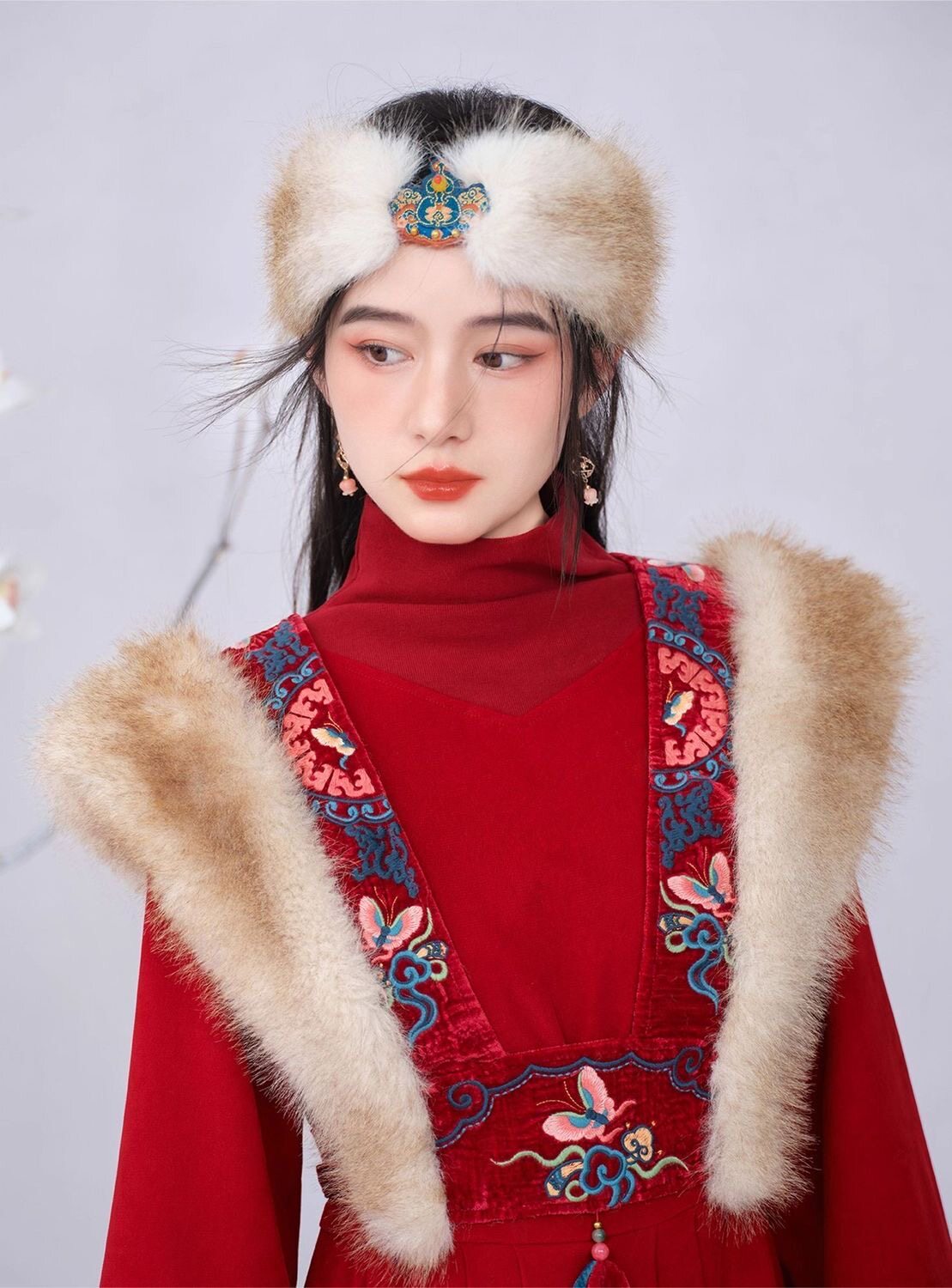 关山飞雪冬季汉服头饰古风新款汉服发饰保暖毛绒绣花国风配饰抹额