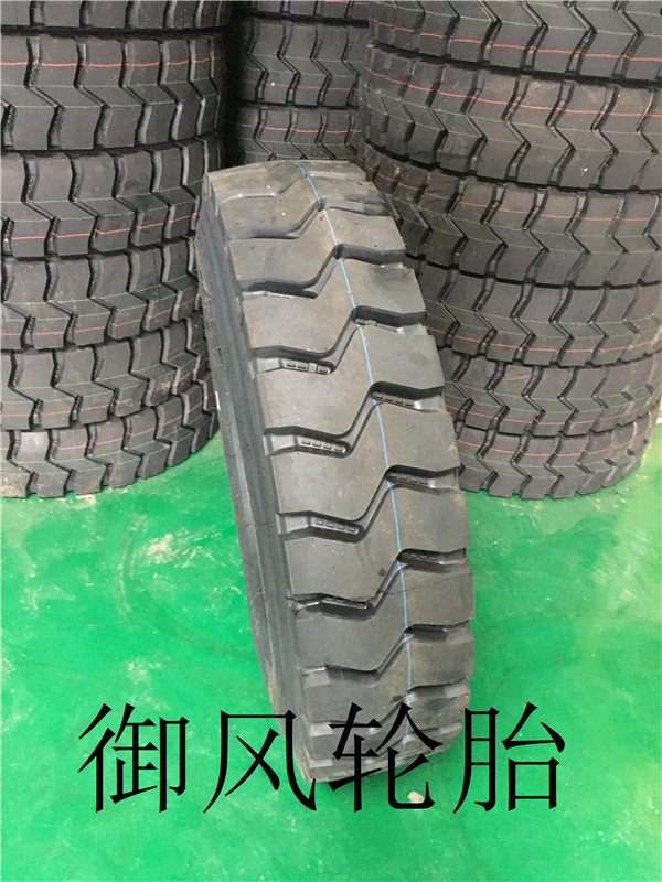 正品朝阳威狮1000/1100/1200r20全钢丝矿山载重货车轮胎cb332花纹