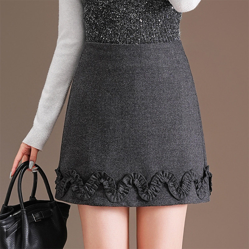 时尚毛呢小花边半身裙女2025秋冬款防走光a字包臀裙加厚韩版短裙