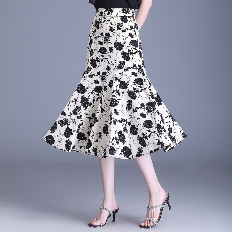 雪纺半身裙女2025春夏季新款碎花鱼尾裙高腰中长款显瘦垂感包臀裙