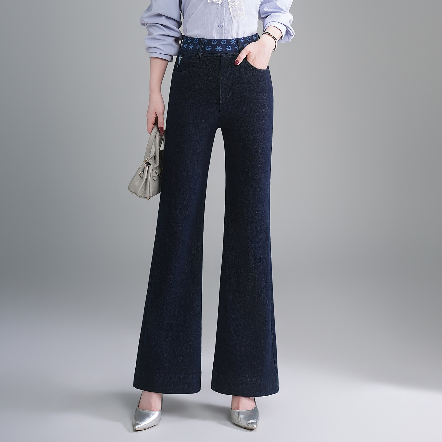 微喇叭牛仔裤女2026春秋新款大码女裤弹力高腰不掉色女士喇叭裤子