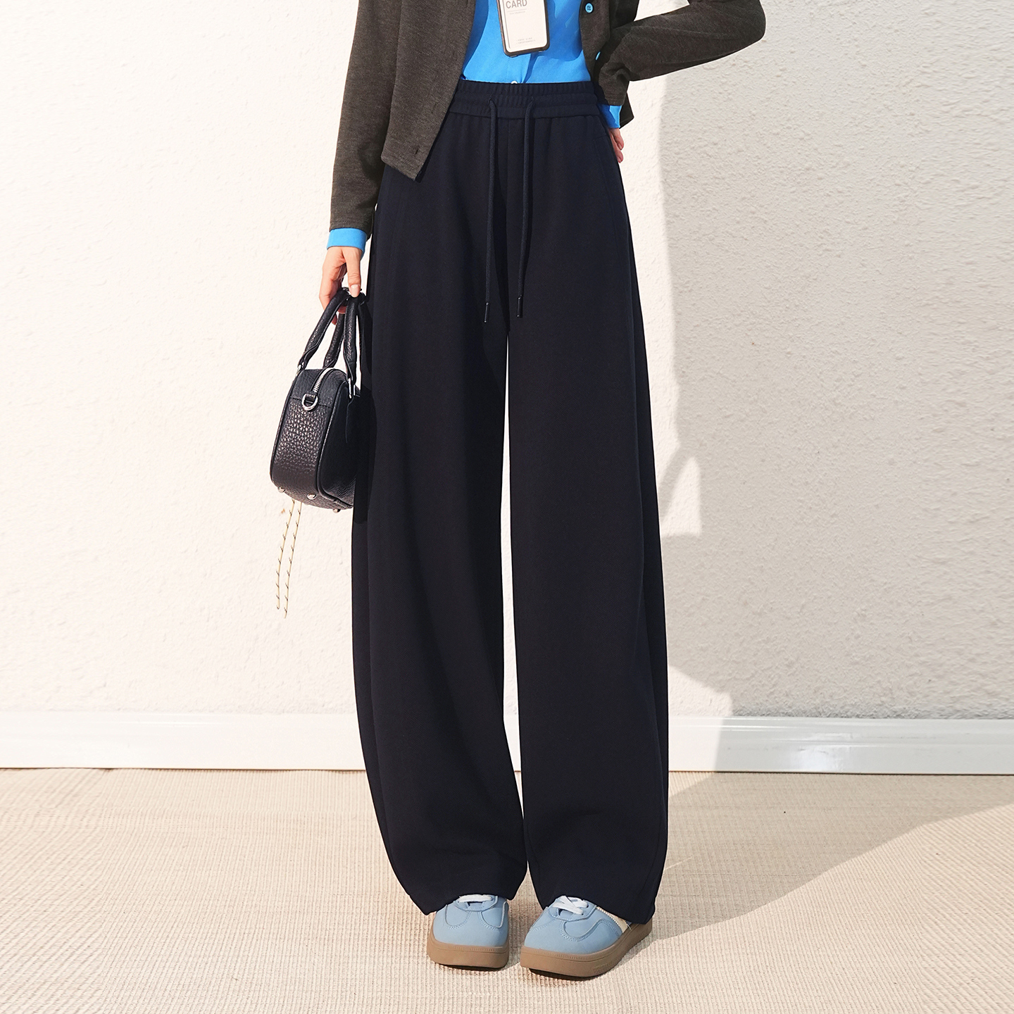 蓝色弯刀裤女2025秋季新款休闲女士裤子宽松显瘦慵懒风阔腿裤长裤