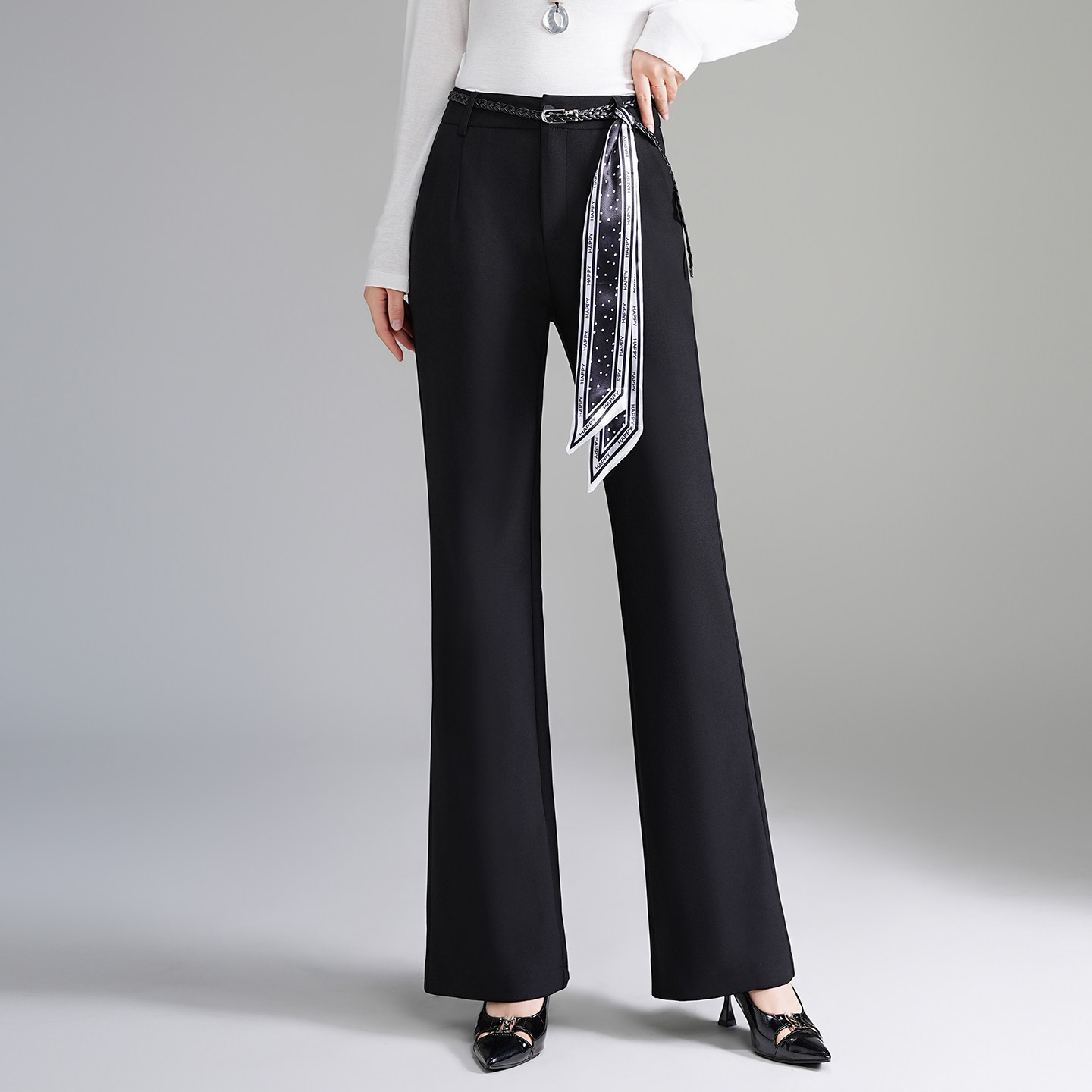 黑色微喇裤西装裤女垂感2025年秋季小个子气质高档长裤窄版直筒裤