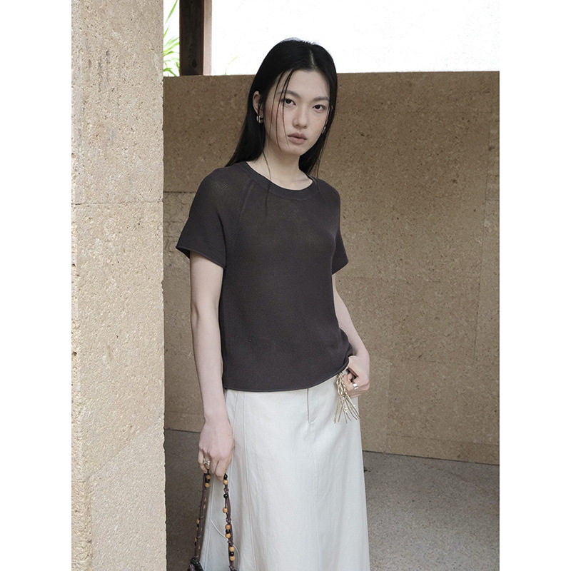 夏季显瘦短袖T恤女简约港风上衣