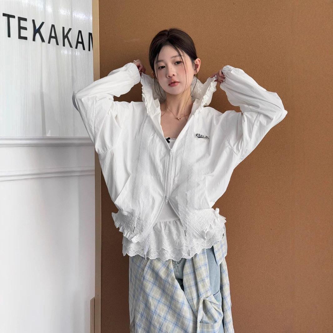KAKAMEE 春夏设计感收腰速干蕾丝连帽短外套女白色防晒衣ulzzang