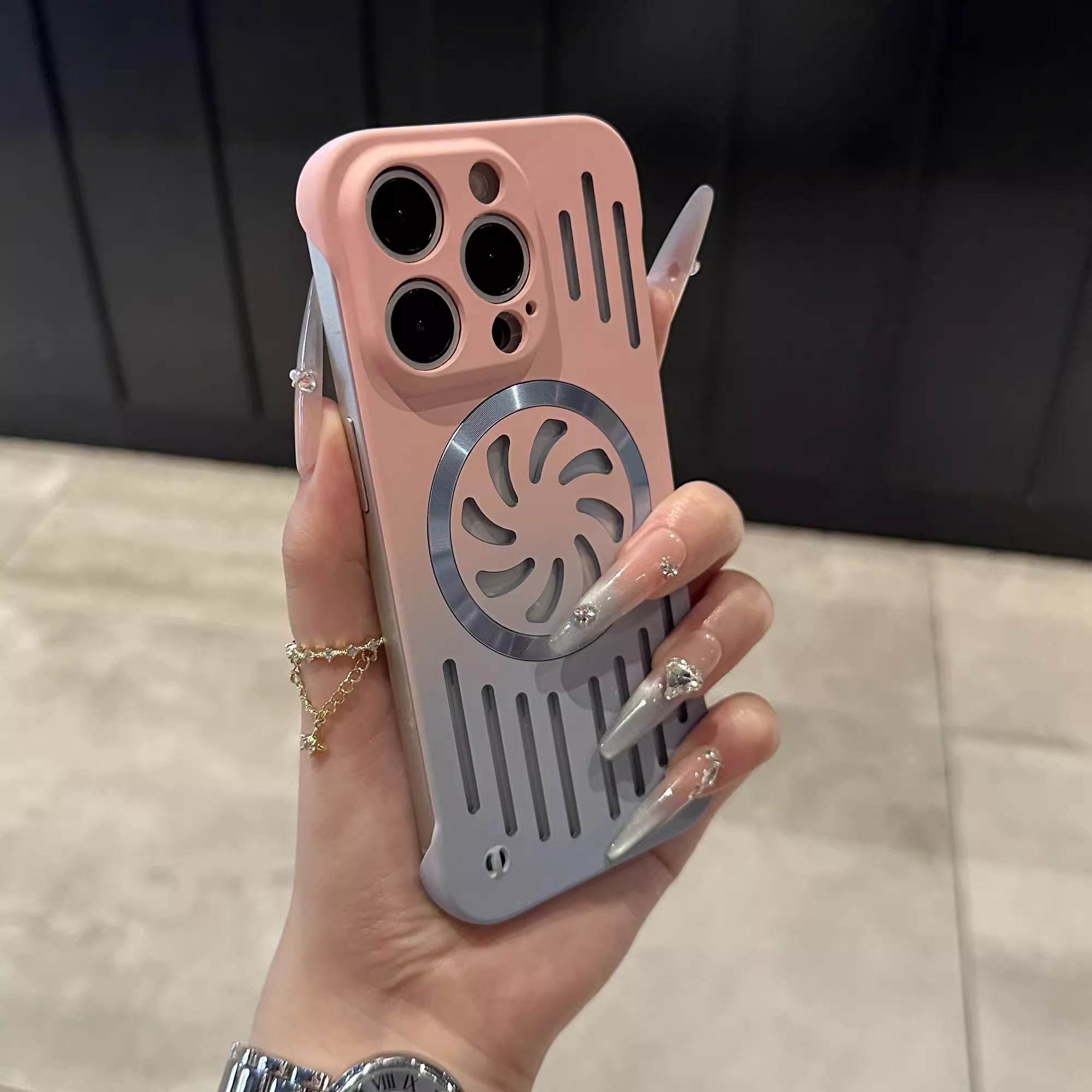 夏天镂空散热无边框适用苹果16ProMax手机壳新款iPhone15plus超薄14promax磁吸透气13pm半包男女保护套11硬壳